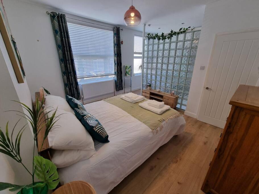 Holiday home Cheerful 3 Bedroom With Garden! Torquay