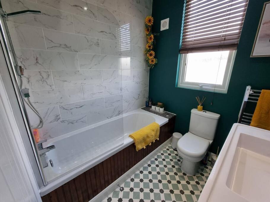 Cheerful 3 Bedroom With Garden! Holiday home Torquay